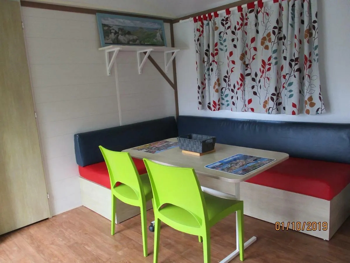 Les Mobile Home De Kerroyal Garlan フランス