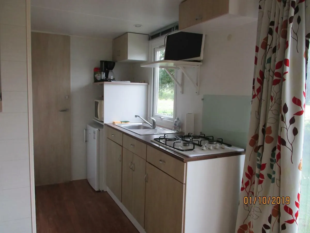 Les Mobile Home De Kerroyal Garlan キャンプ場